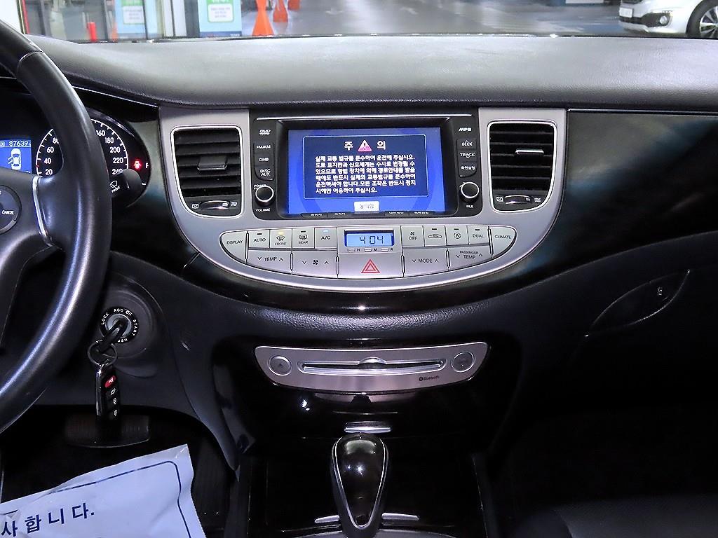 HYUNDAI Genesis - Vista 11
