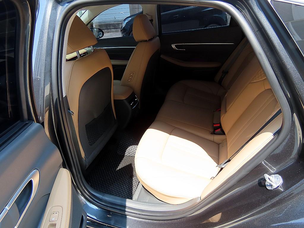 HYUNDAI Sonata - Vista 6
