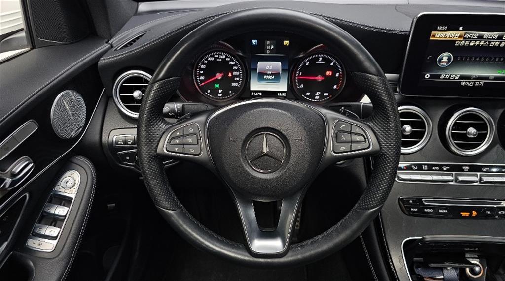 Mercedes Benz GLC Class - Vista 12