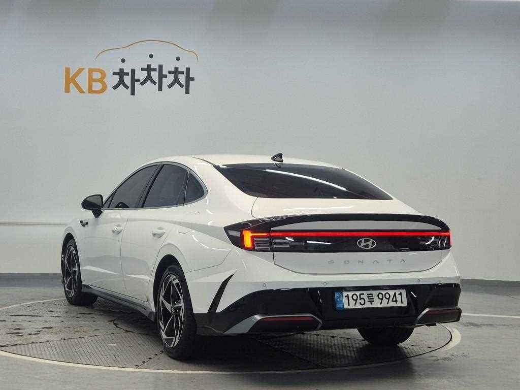 HYUNDAI Sonata - Vista 2