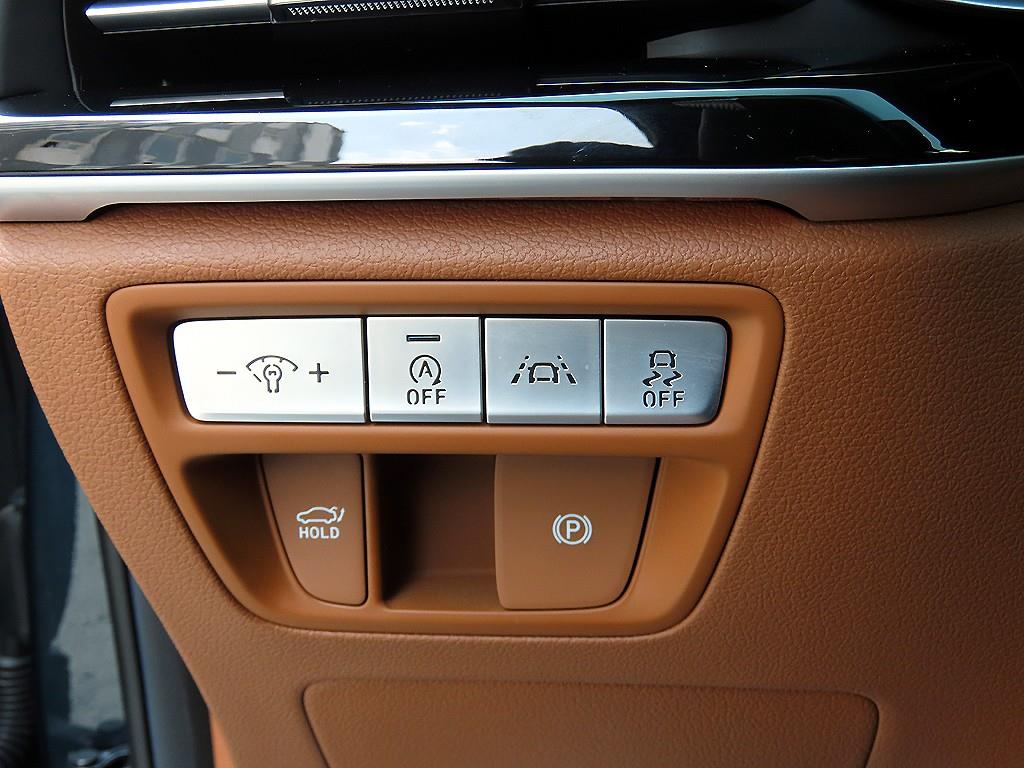 Genesis G80 - Vista 12