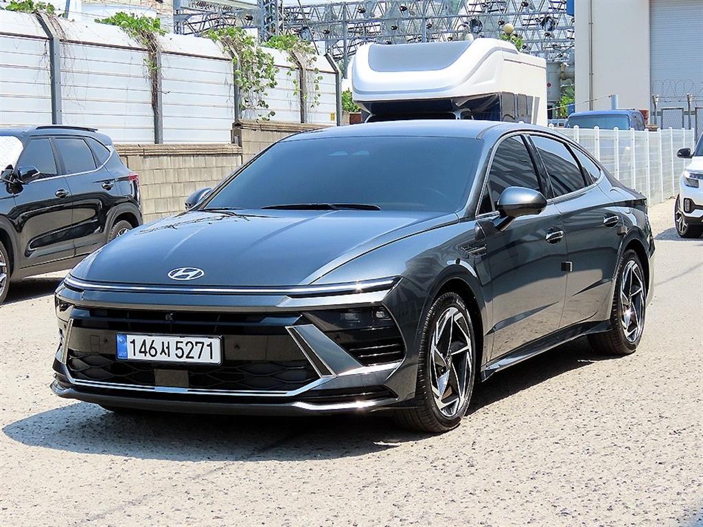 HYUNDAI Sonata - Vista 2
