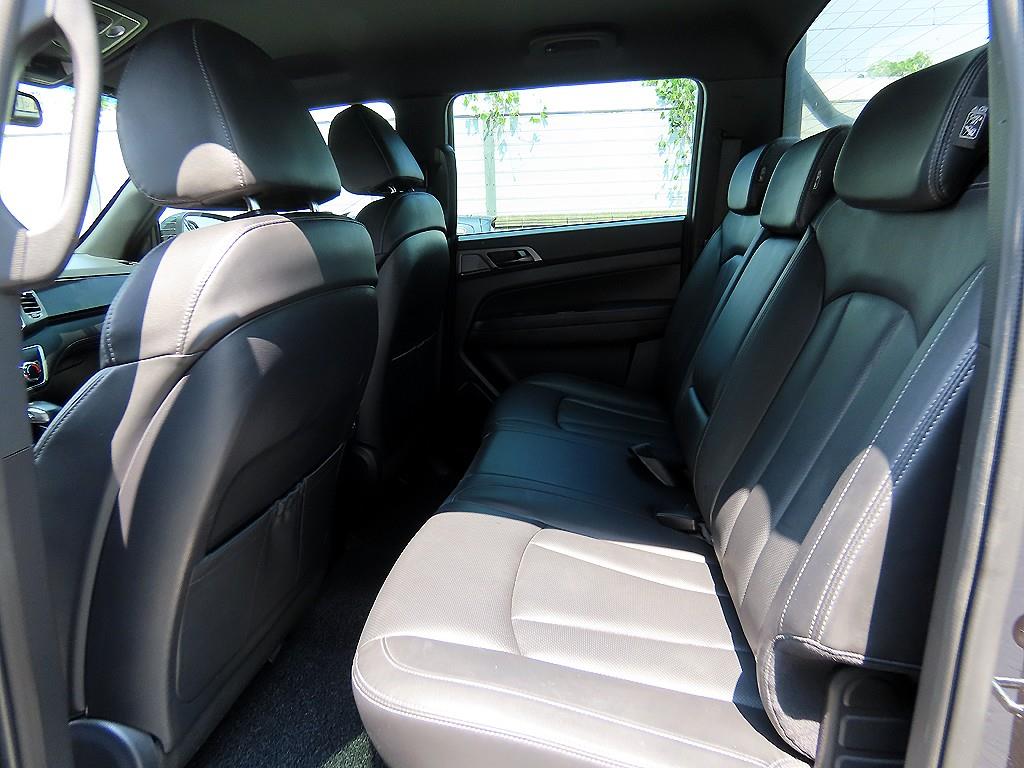 Ssangyong Rexton - Vista 6