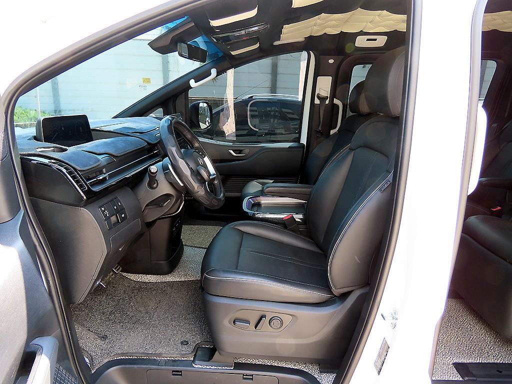 HYUNDAI Staria - Vista 5