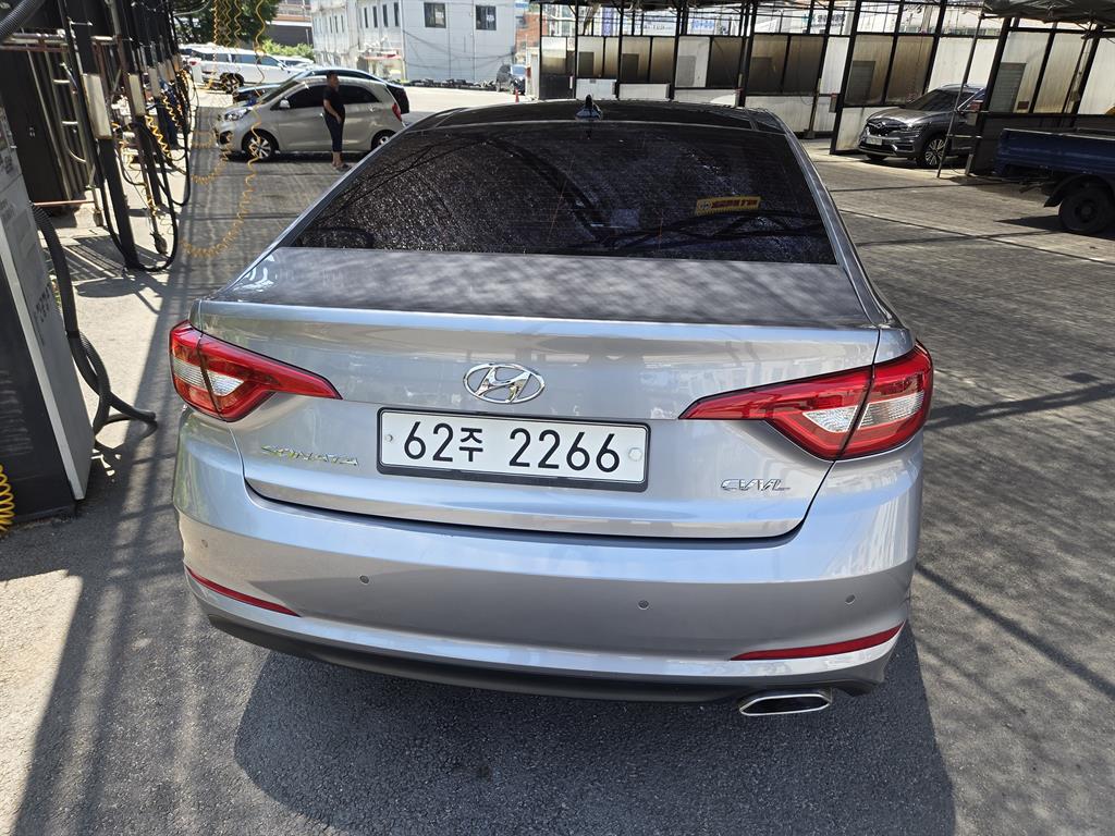 HYUNDAI Sonata - Vista 4