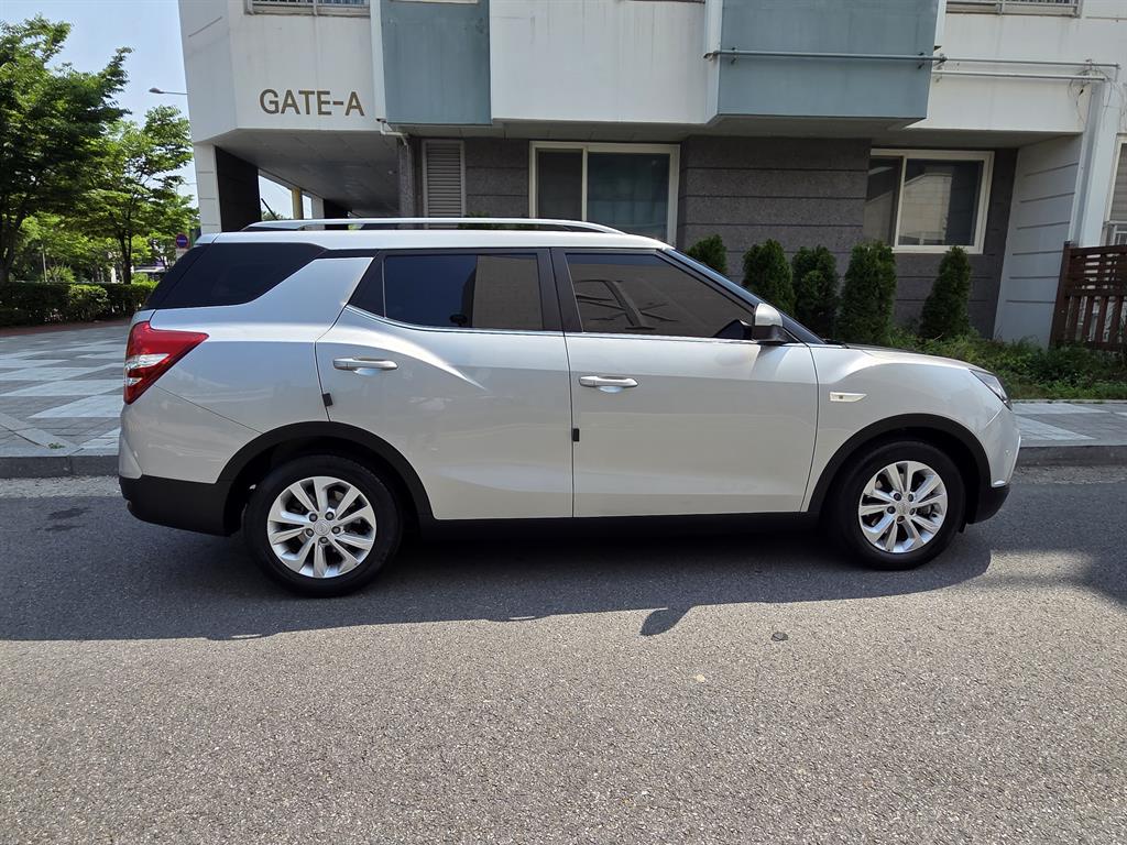 Ssangyong Tivoli - Vista 4
