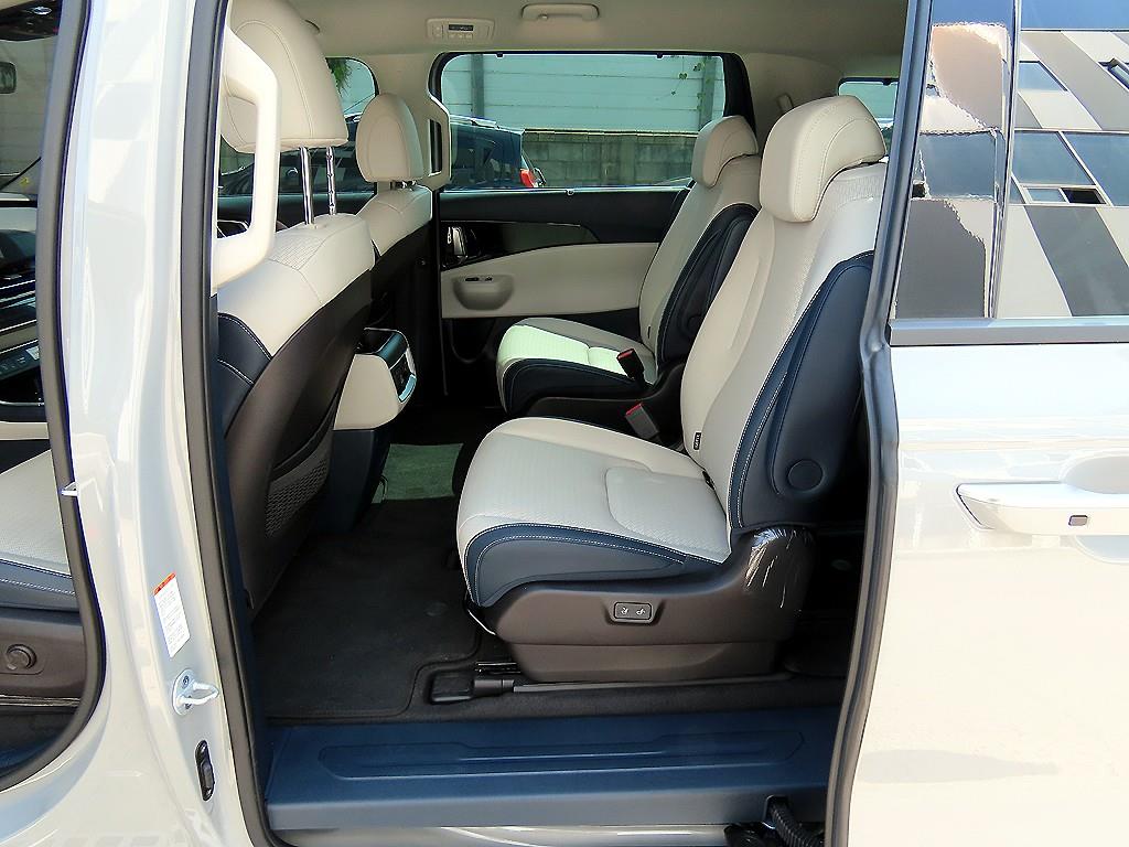 KIA Carnival - Vista 6
