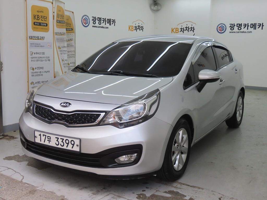 KIA Pride - Vista 2