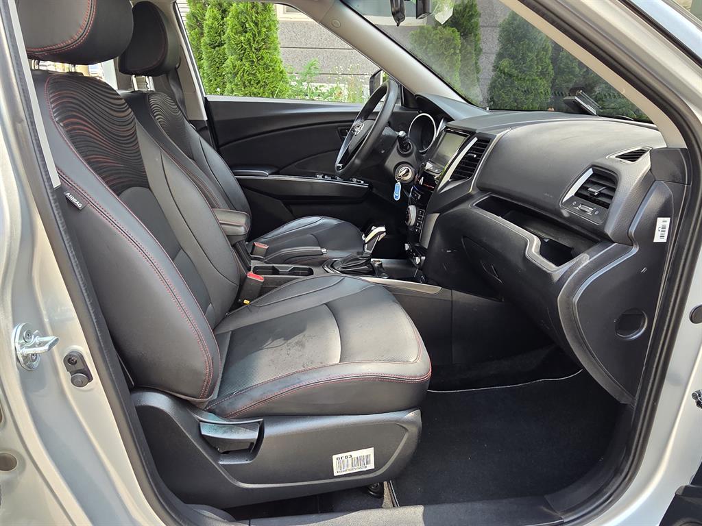 Ssangyong Tivoli - Vista 10