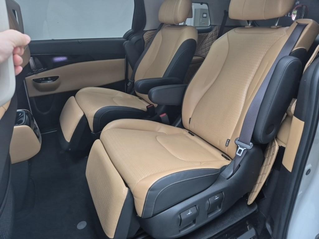 KIA Carnival - Vista 12