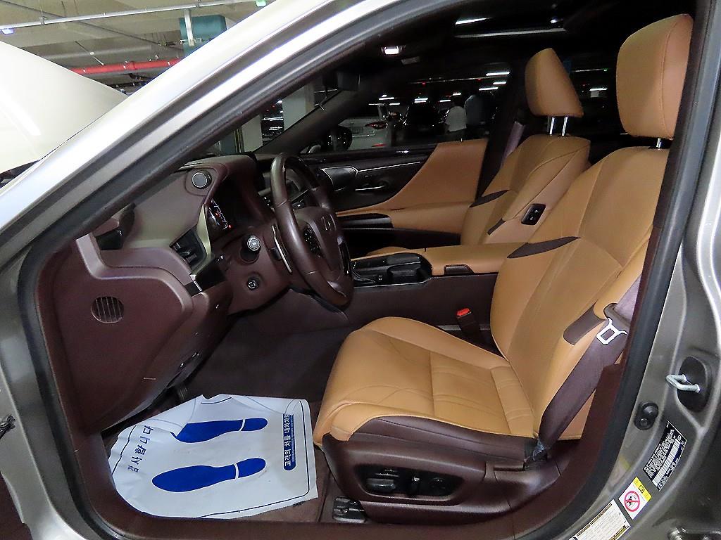 Lexus ES - Vista 6