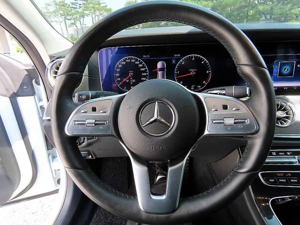 Mercedes Benz CLS Class - Vista 8