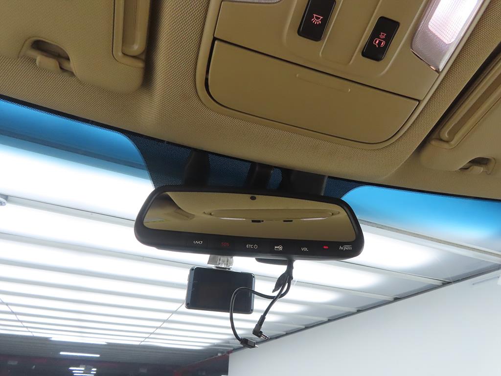 KIA Carnival - Vista 12