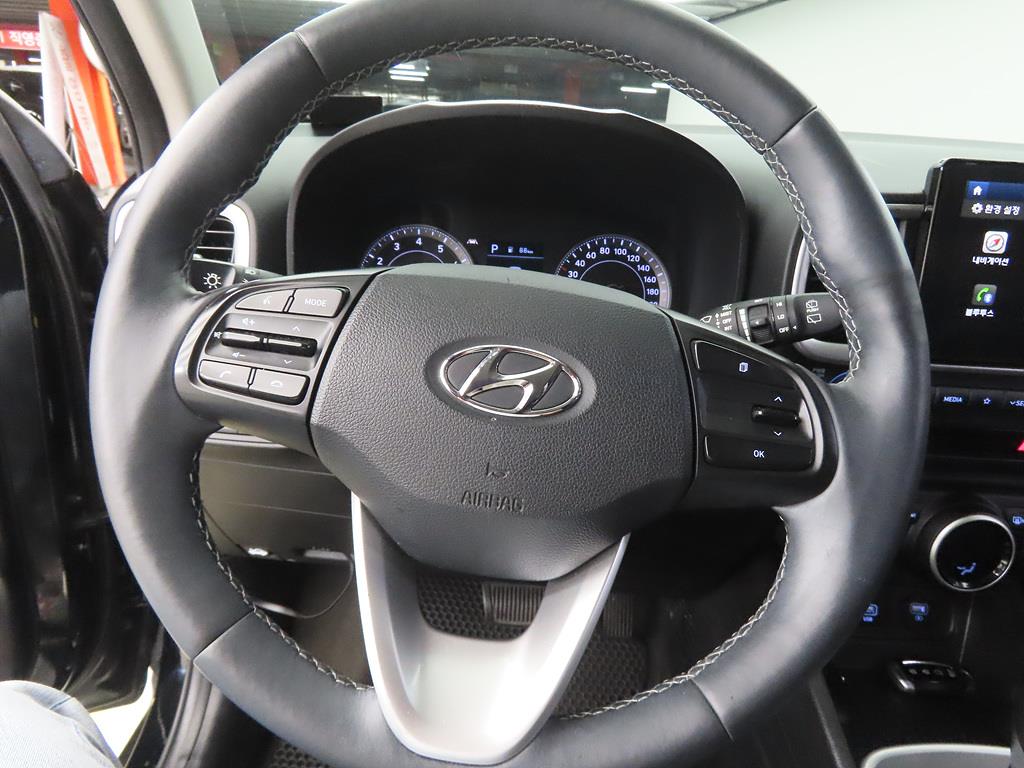 HYUNDAI Venue - Vista 8