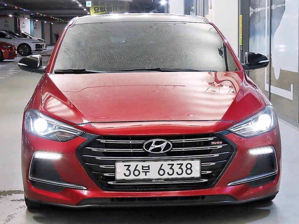 HYUNDAI Avante - Vista 2