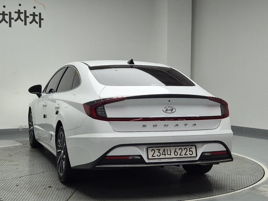 HYUNDAI Sonata - Vista 2