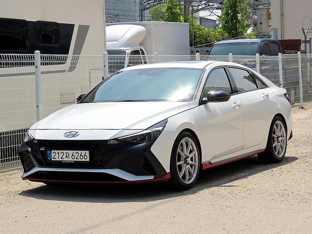 HYUNDAI Avante - Vista 2