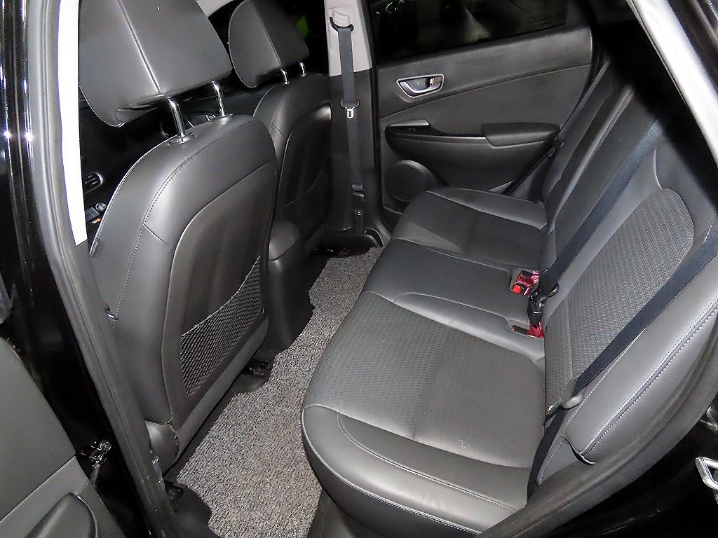 HYUNDAI Kona - Vista 7