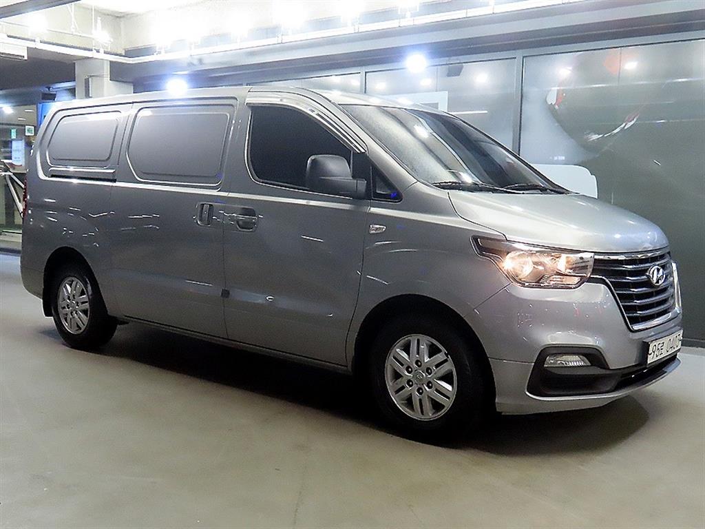 HYUNDAI Starex 2019 Gris - Importación desde Corea - HF Imports Iquique - Foto 1