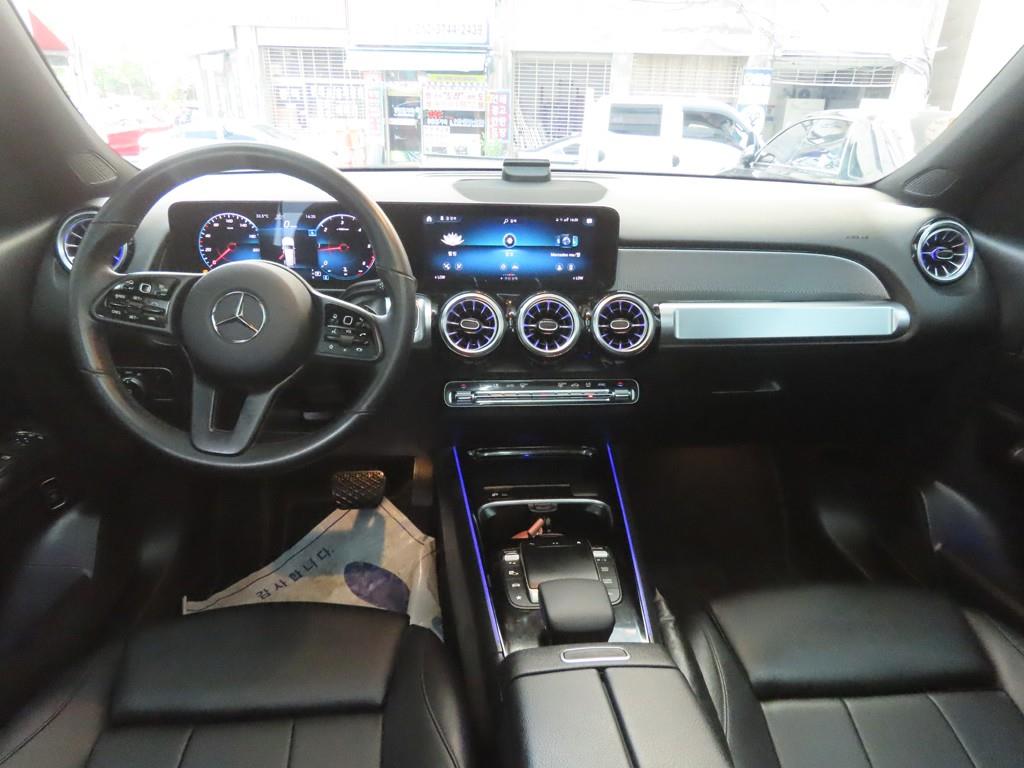 Mercedes Benz GLB Class - Vista 7