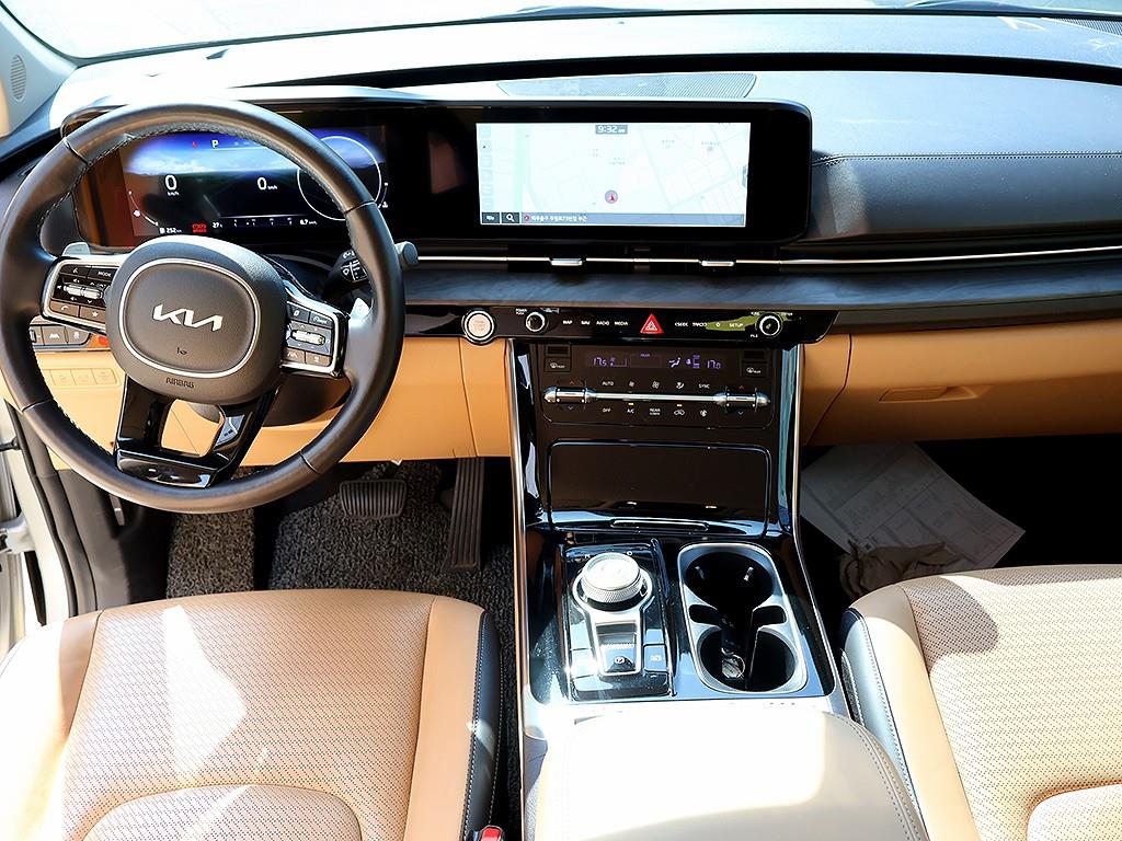 KIA Carnival - Vista 9