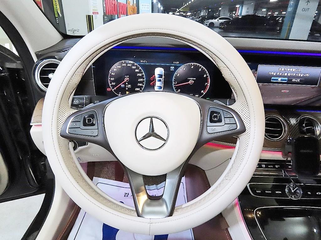 Mercedes Benz E class - Vista 8