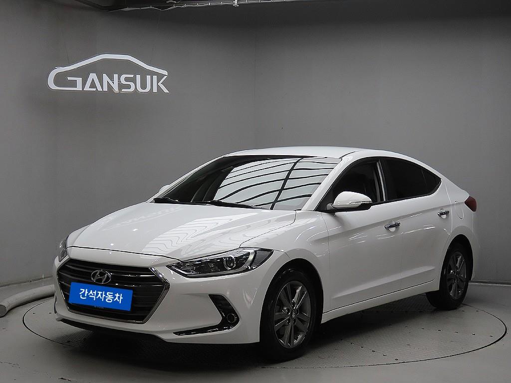 HYUNDAI Avante - Vista 3