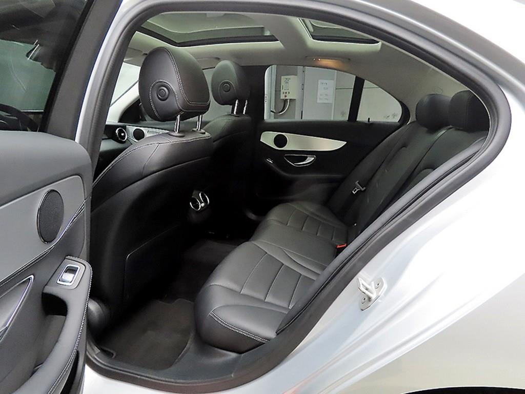 Mercedes Benz C Class - Vista 6