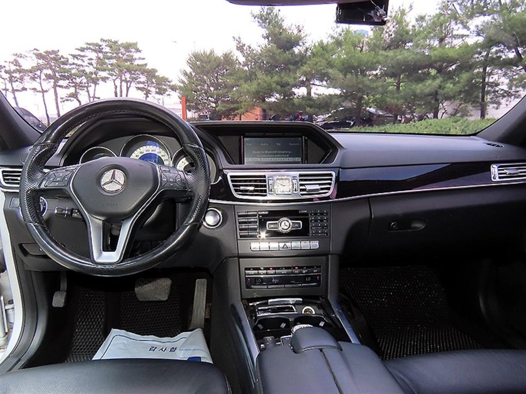 Mercedes Benz E class - Vista 7
