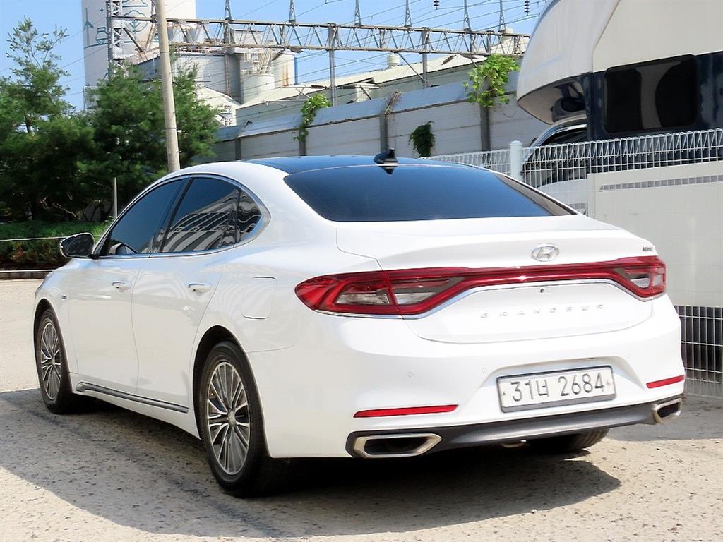 HYUNDAI Grandeur - Vista 3