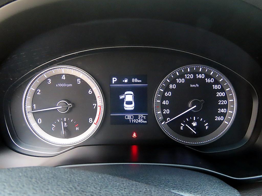HYUNDAI Grandeur - Vista 9