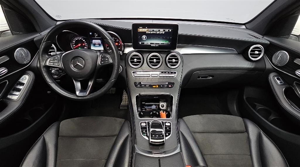 Mercedes Benz GLC Class - Vista 7