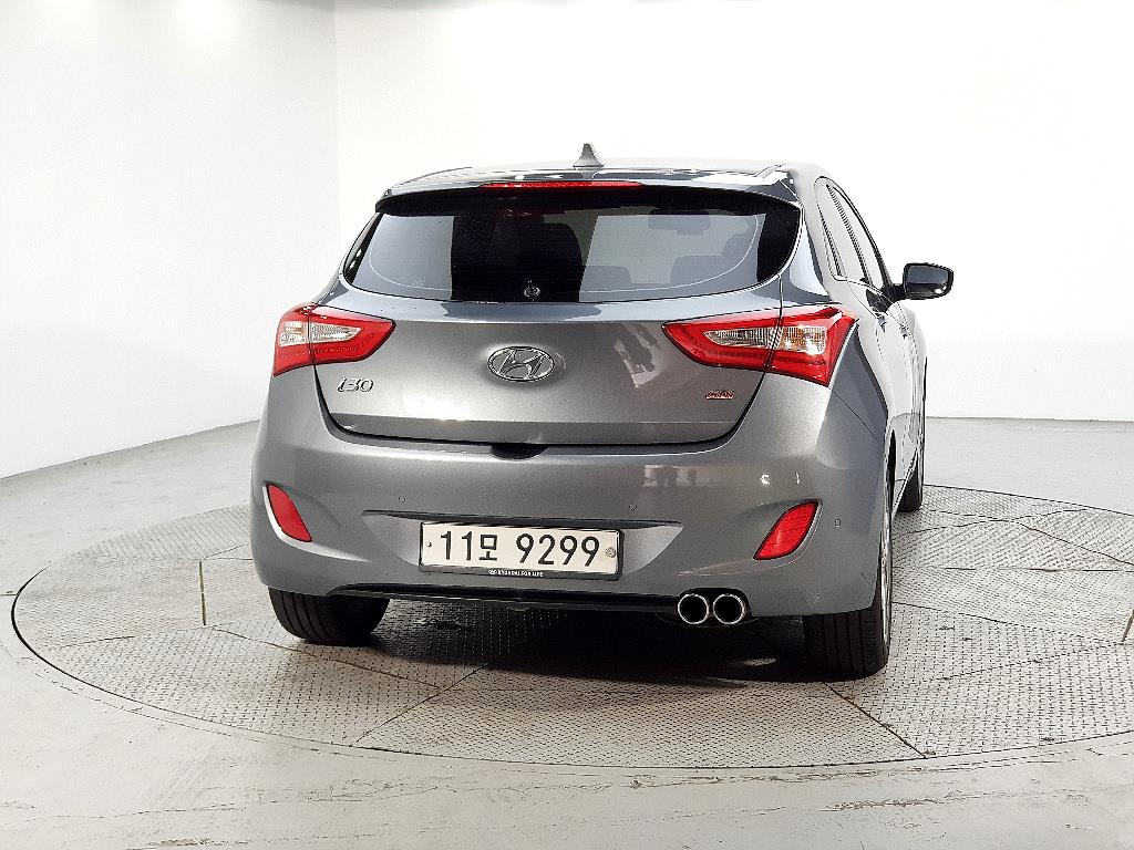 HYUNDAI i30 - Vista 3