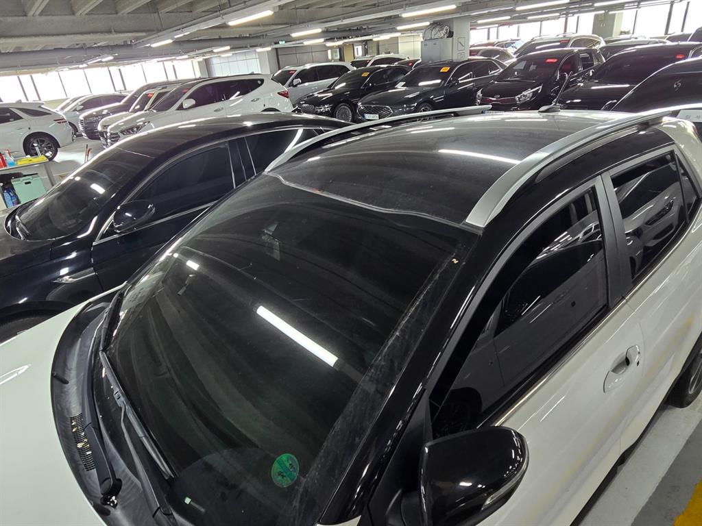 KIA Stonic 2018 Blanco - Importación desde Corea - HF Imports Iquique - Foto 14