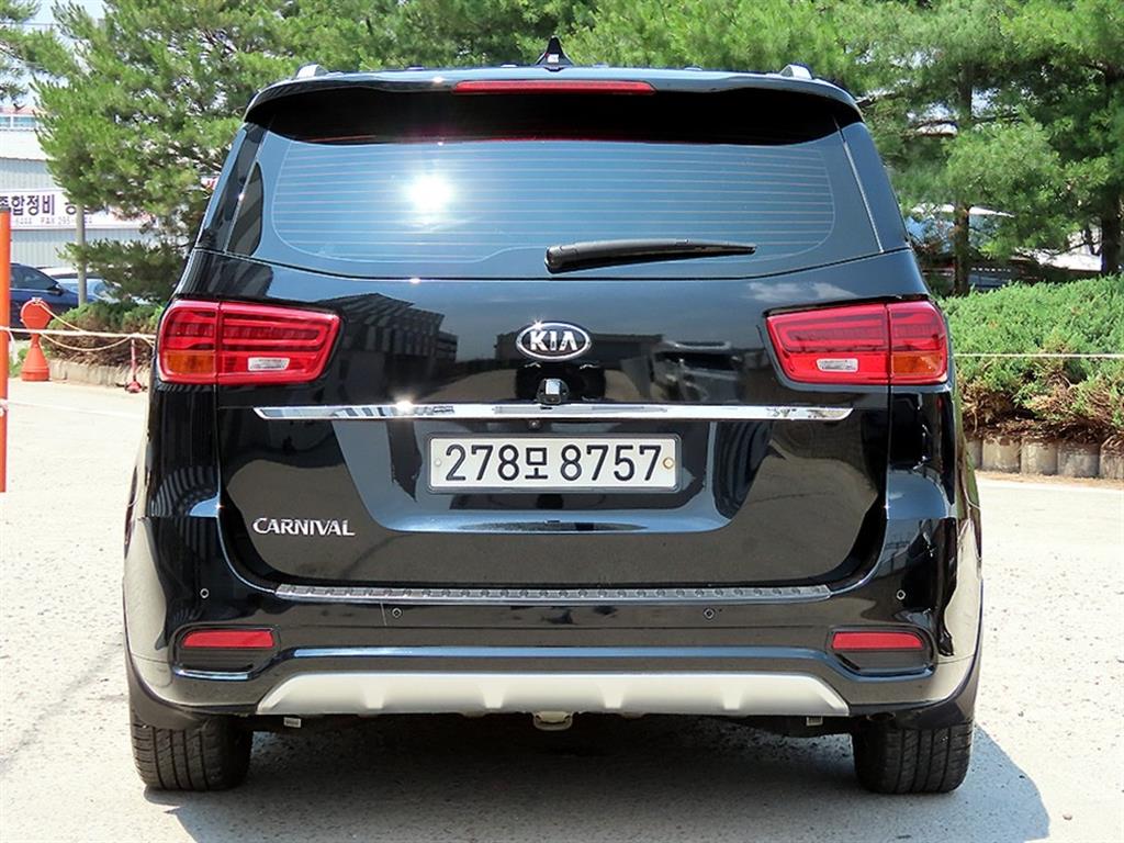 KIA Carnival - Vista 4
