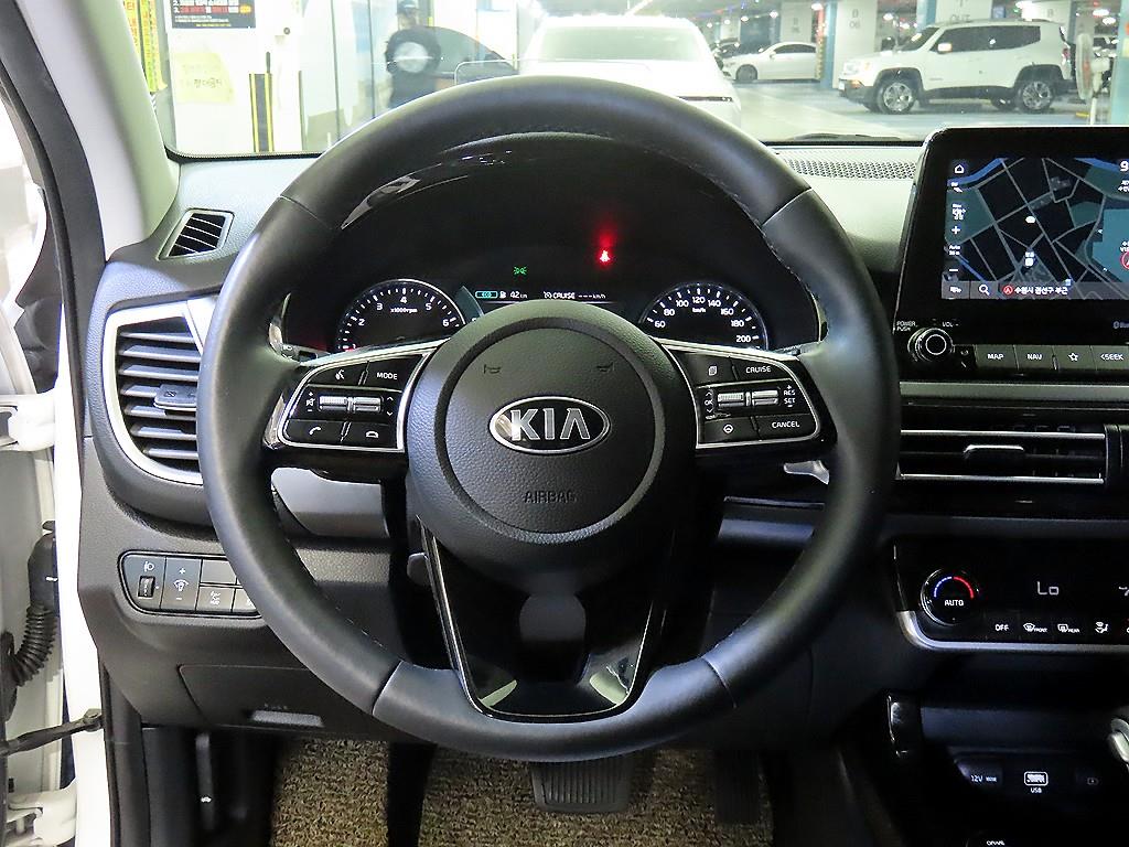 KIA Seltos - Vista 8
