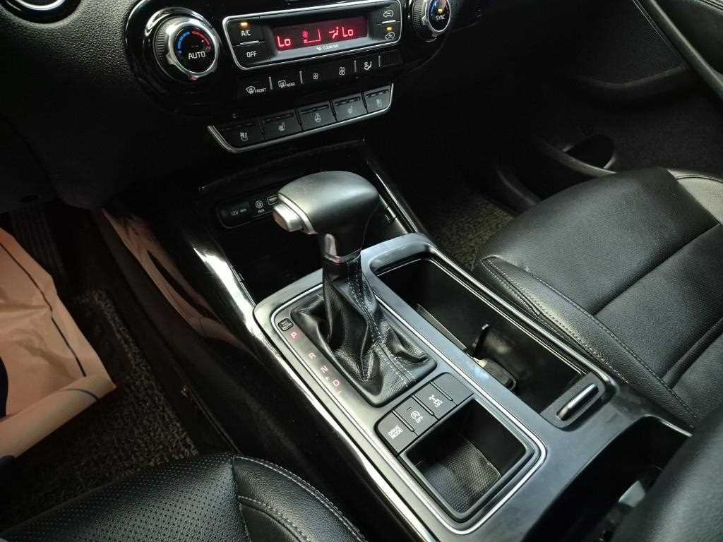 KIA Sorento - Vista 8