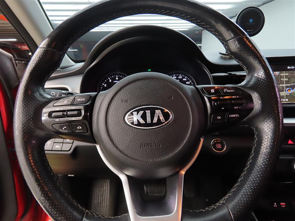 KIA Stonic - Vista 8
