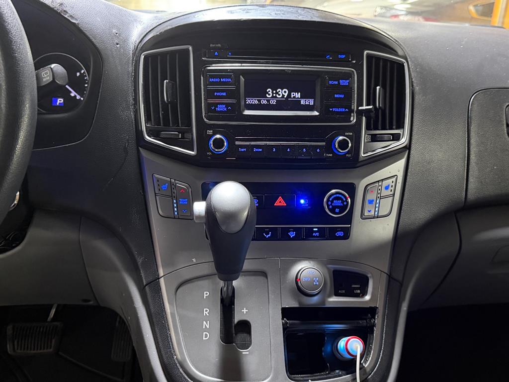 HYUNDAI Starex - Vista 11