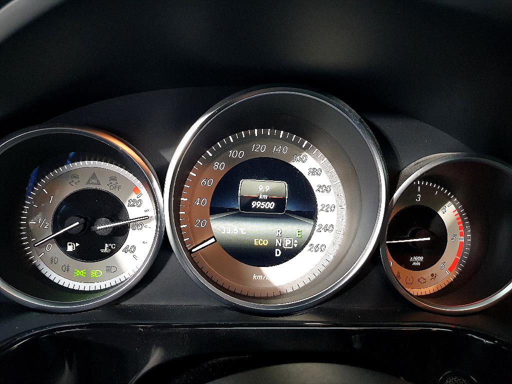 Mercedes Benz E class - Vista 7