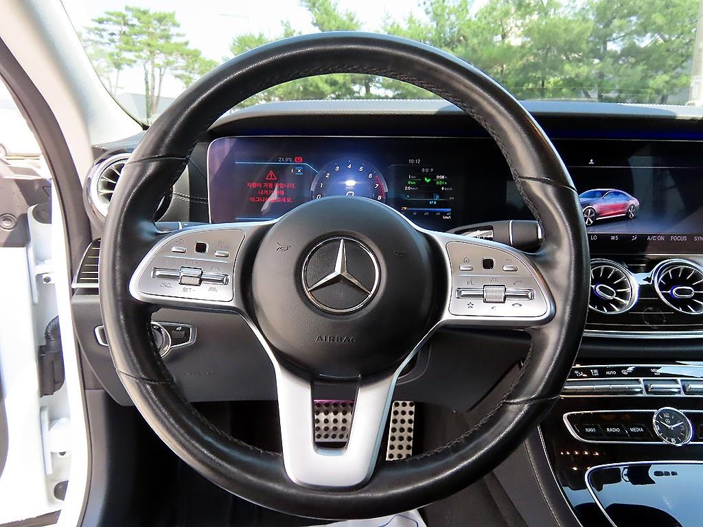 Mercedes Benz CLS Class - Vista 8