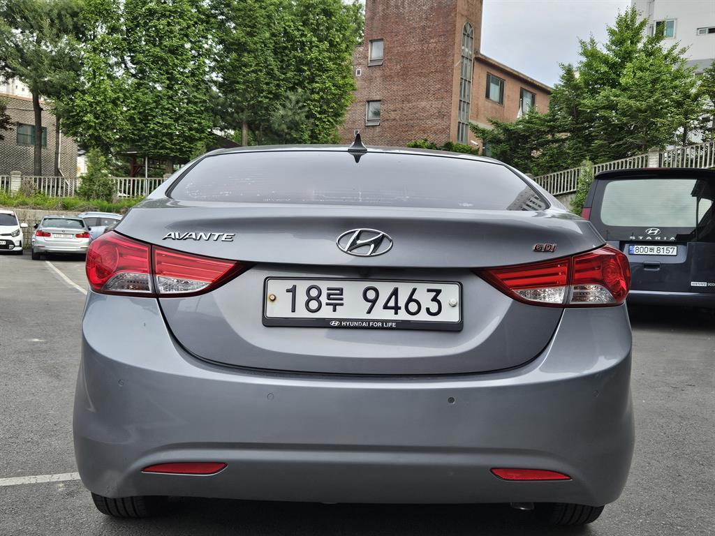 HYUNDAI Avante - Vista 4