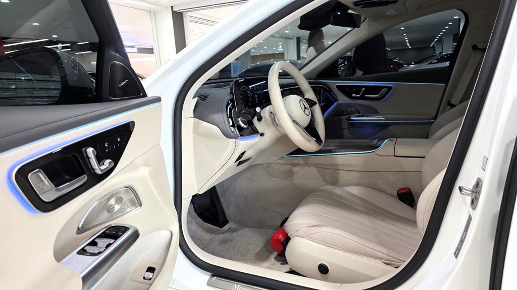 Mercedes Benz E class - Vista 4