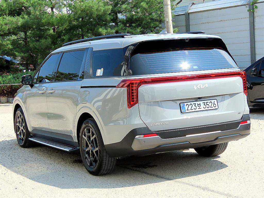 KIA Carnival - Vista 3