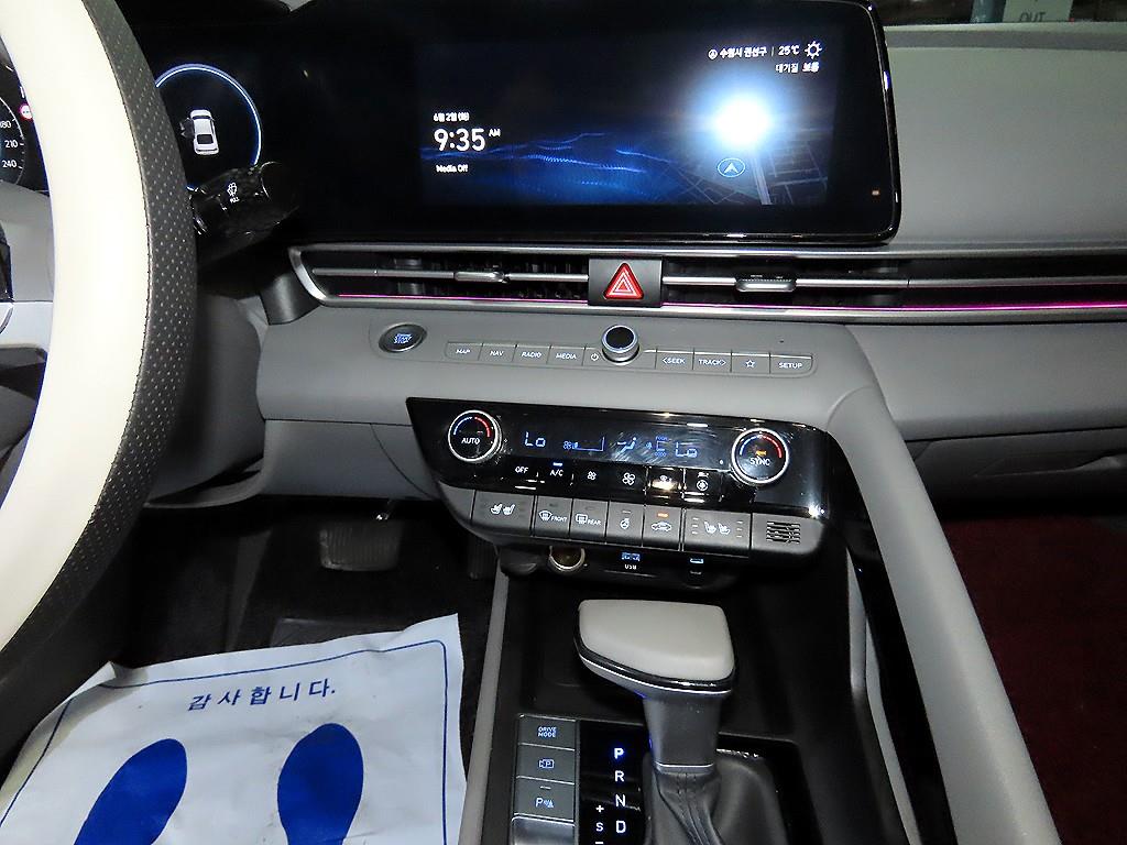 HYUNDAI Avante - Vista 11