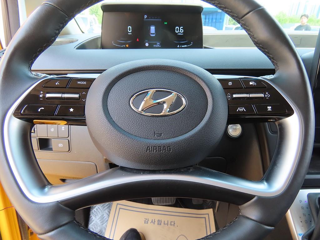 HYUNDAI Staria - Vista 11