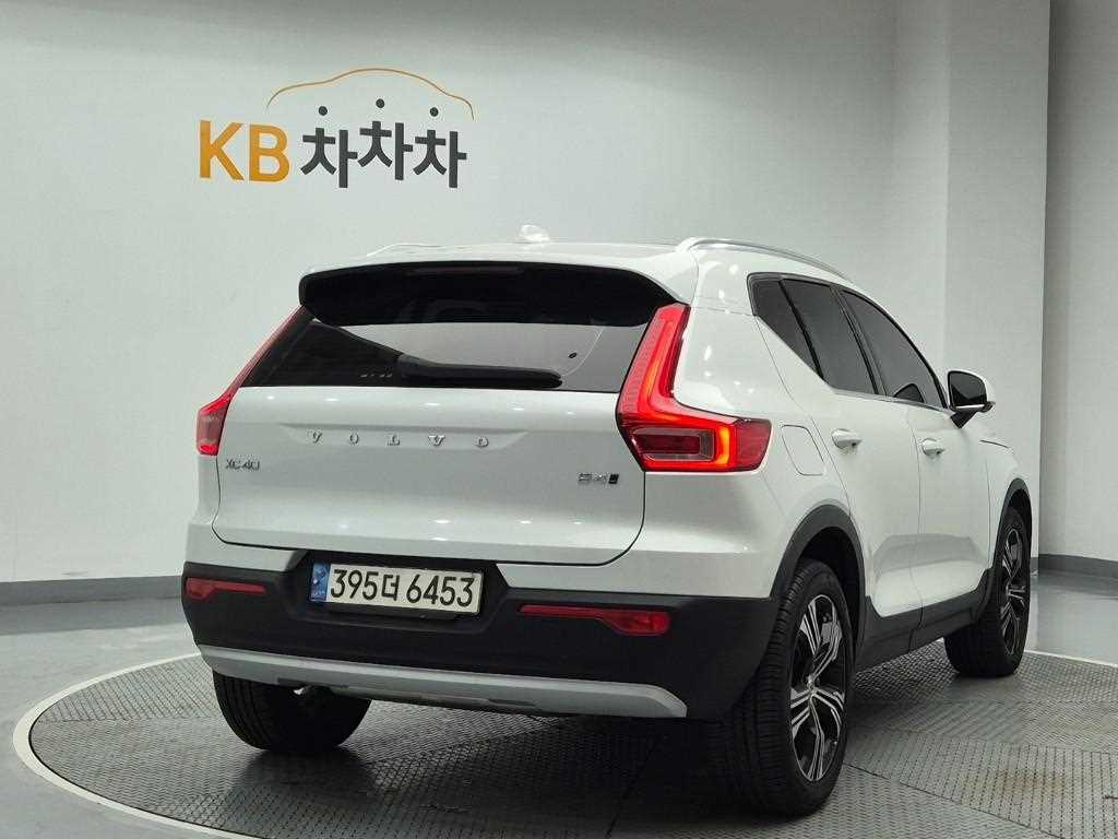 Volvo XC40 - Vista 3