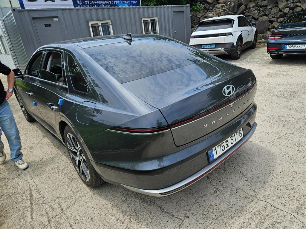HYUNDAI Grandeur - Vista 5