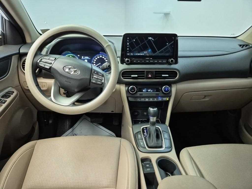 HYUNDAI Kona - Vista 7