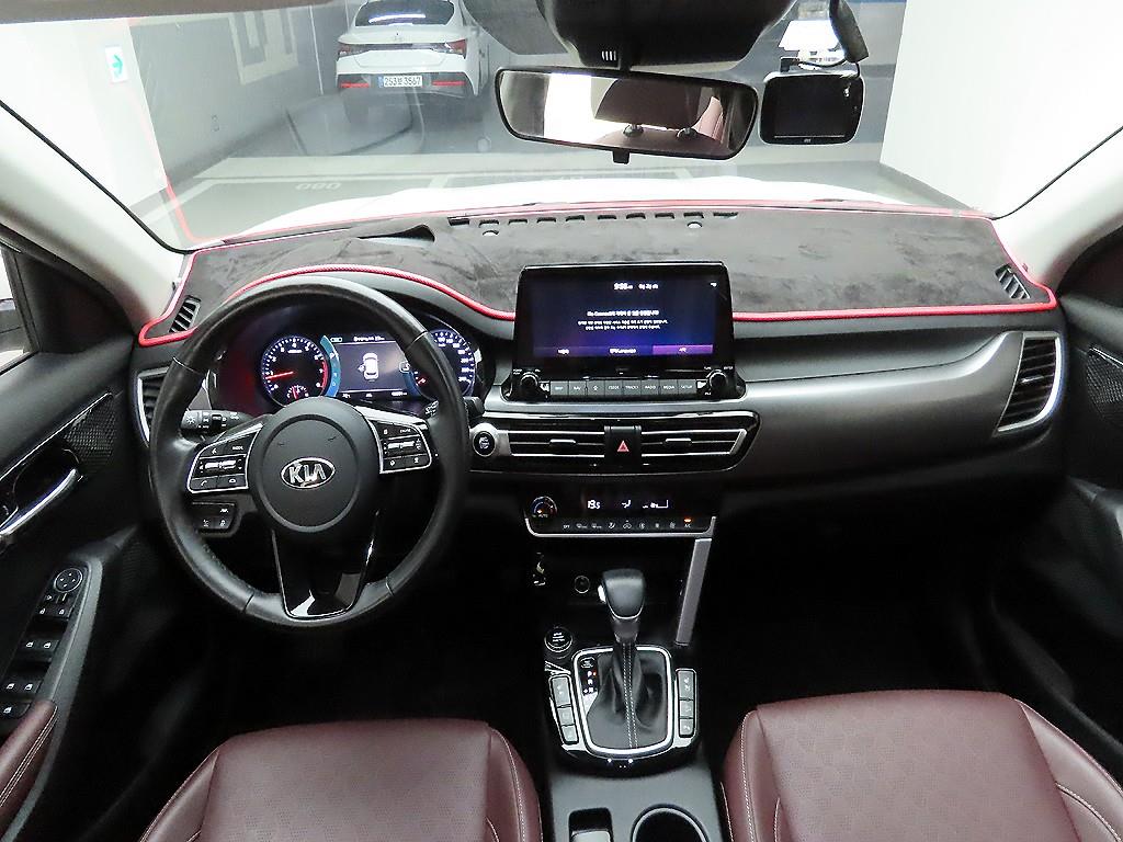 KIA Seltos - Vista 8
